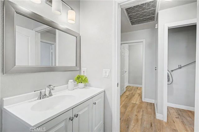 7120 La Tijera B101, Los Angeles, CA 90045