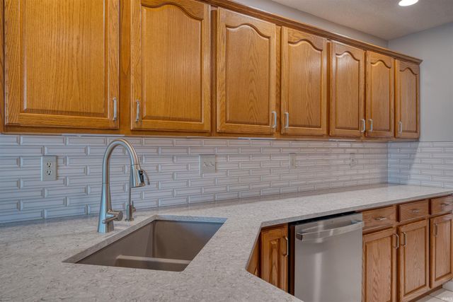 3477 Eastbrooke Court, Newburgh, IN 47630