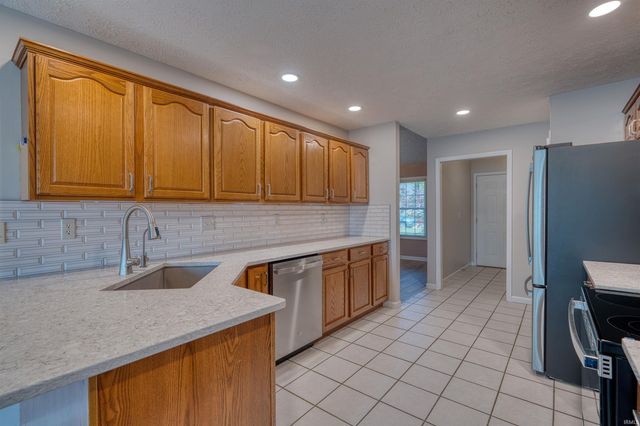 3477 Eastbrooke Court, Newburgh, IN 47630