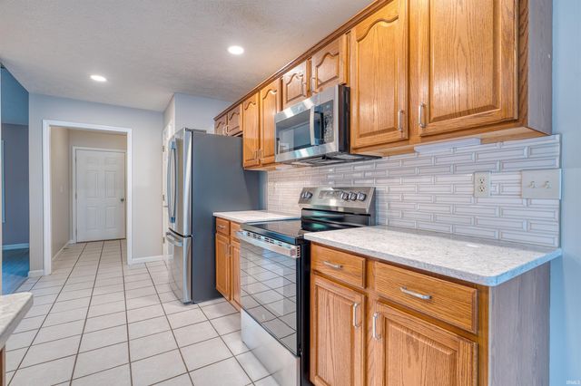 3477 Eastbrooke Court, Newburgh, IN 47630