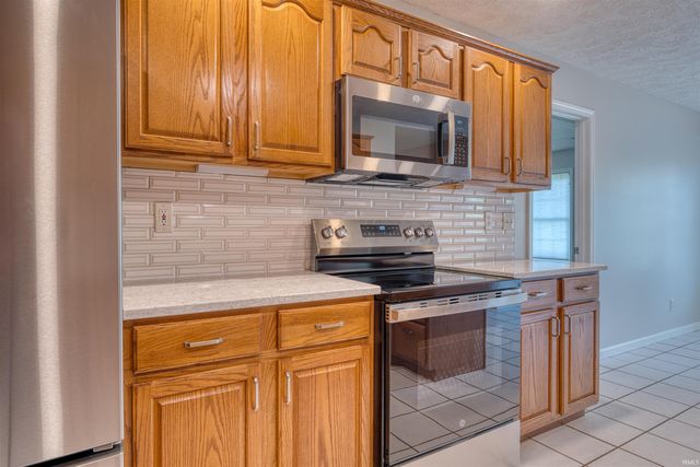 3477 Eastbrooke Court, Newburgh, IN 47630