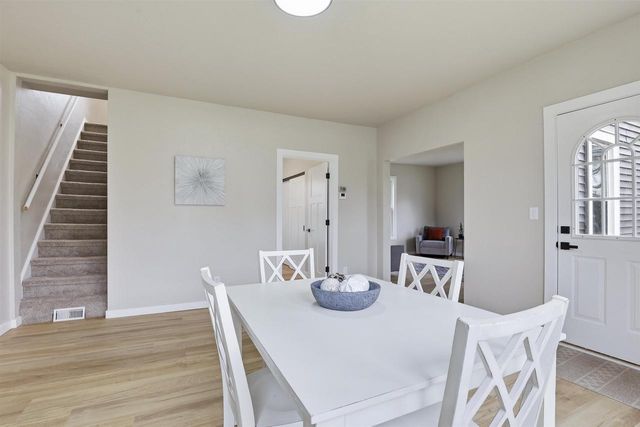 1602 S DIVISION STREET, New London, WI 54961