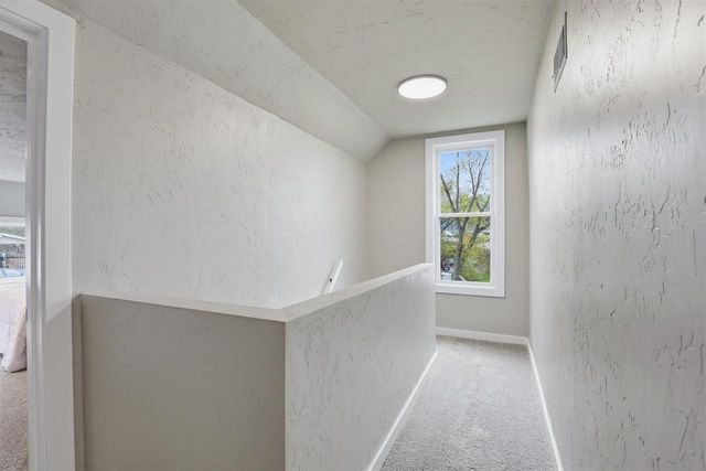1602 S DIVISION STREET, New London, WI 54961