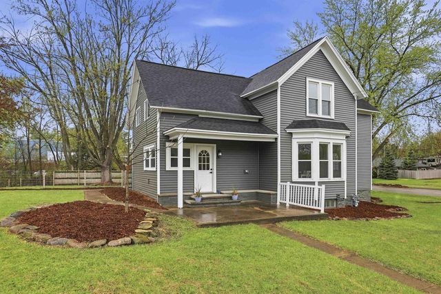 1602 S DIVISION STREET, New London, WI 54961
