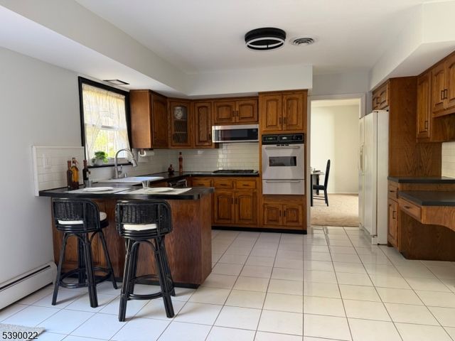 4 Parkview Dr, Roxbury Twp., NJ 07876