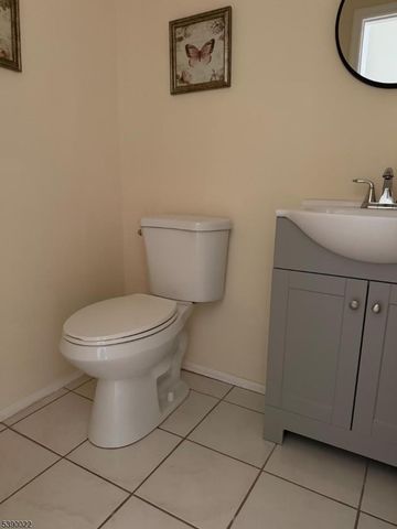 4 Parkview Dr, Roxbury Twp., NJ 07876