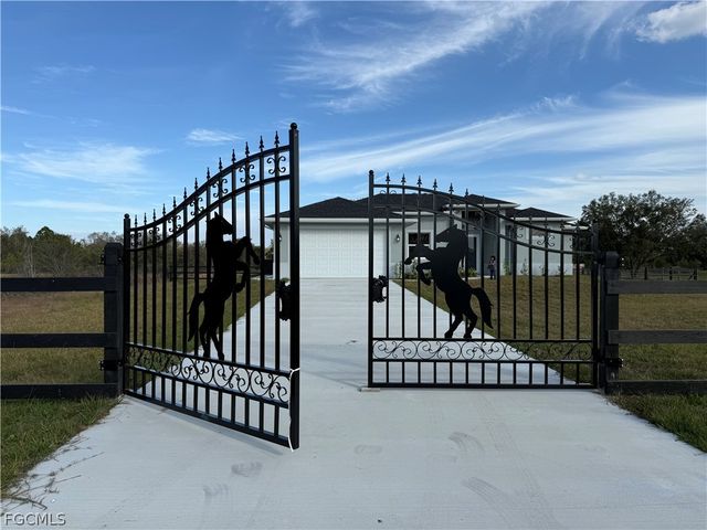 665 N Olivo ST, Clewiston, FL 33440