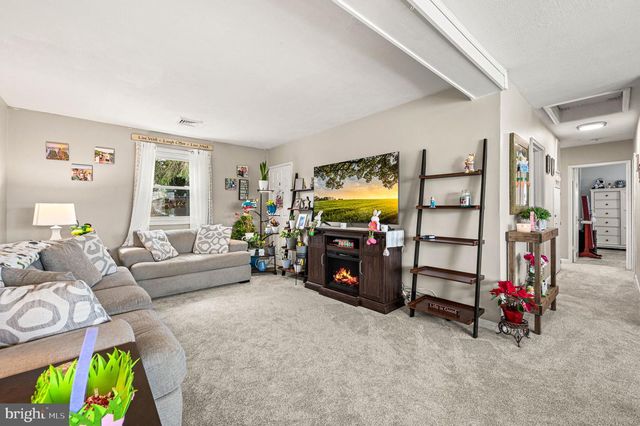 1303 LACEBARK ST, Feasterville Trevose, PA 19053