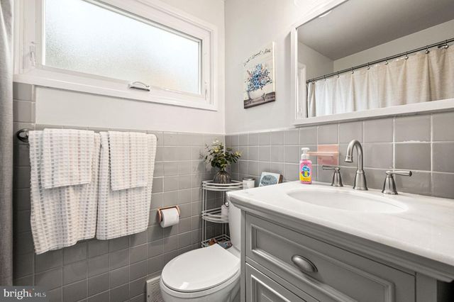 1303 LACEBARK ST, Feasterville Trevose, PA 19053