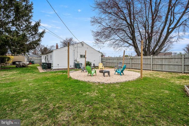 1303 LACEBARK ST, Feasterville Trevose, PA 19053