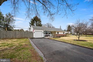 1303 LACEBARK ST, Feasterville Trevose, PA 19053