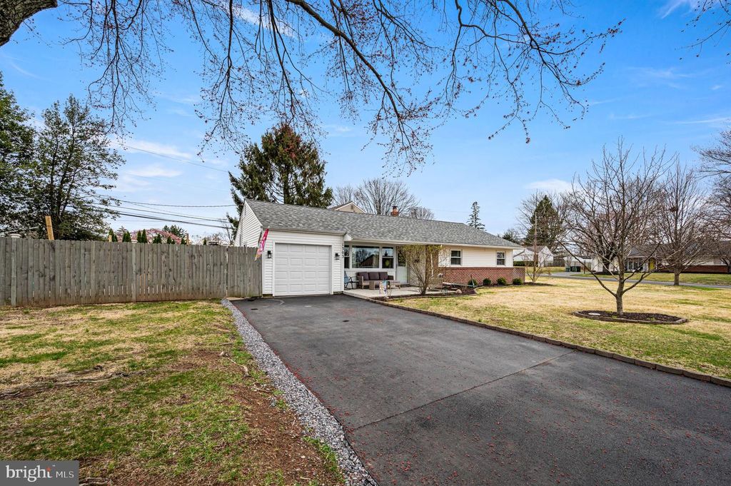 1303 LACEBARK ST, Feasterville Trevose, PA 19053