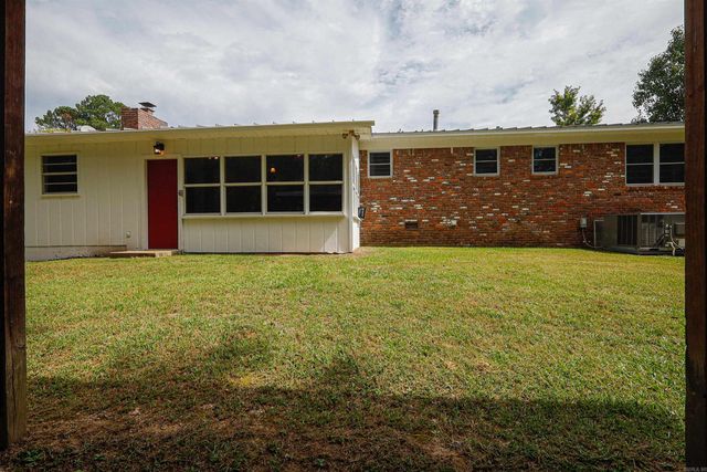 217 Cedarwood Drive, Hot Springs, AR 71901