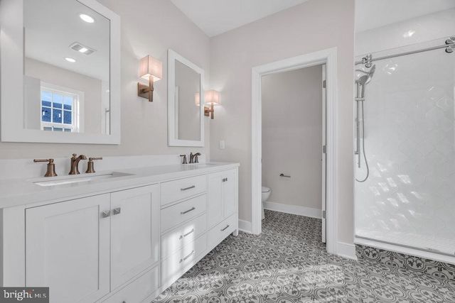 3801 JORDAN DR, West Windsor, NJ 08550