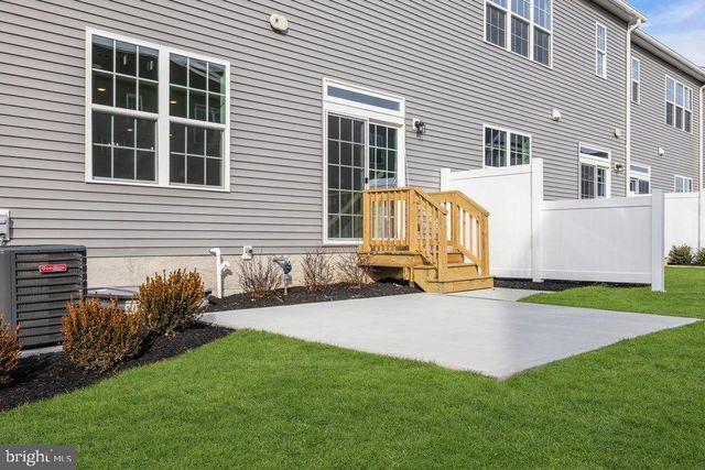 3801 JORDAN DR, West Windsor, NJ 08550