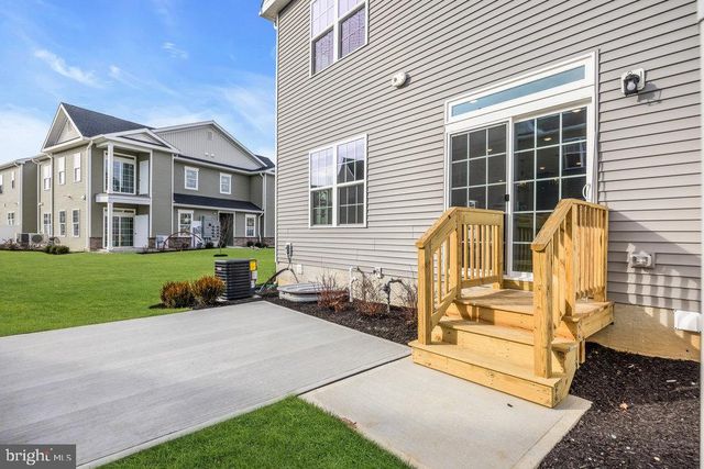 3801 JORDAN DR, West Windsor, NJ 08550