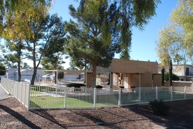 8961 E MICHIGAN Avenue, Sun Lakes, AZ 85248