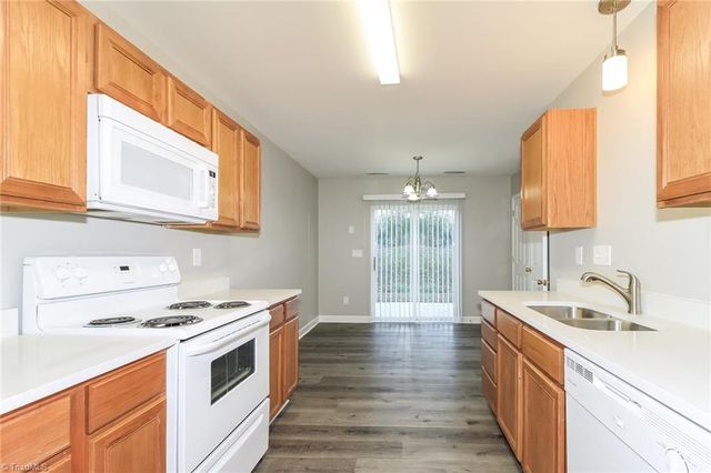 1992 Tea Berry Lane, Winston-salem, NC 27127