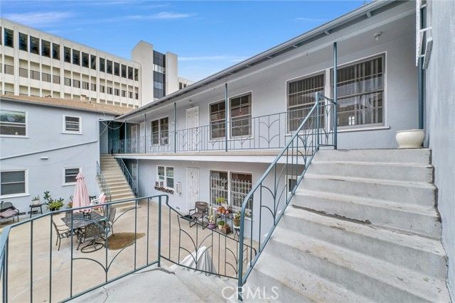 122 Elm Avenue 11, Long Beach, CA 90802