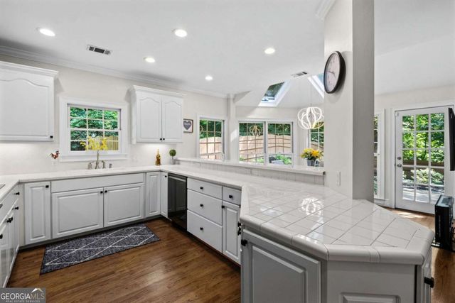 1260 Oakhaven Drive, Roswell, GA 30075