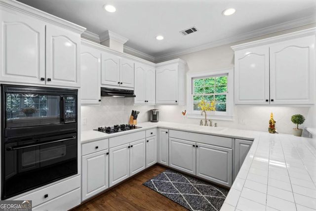 1260 Oakhaven Drive, Roswell, GA 30075