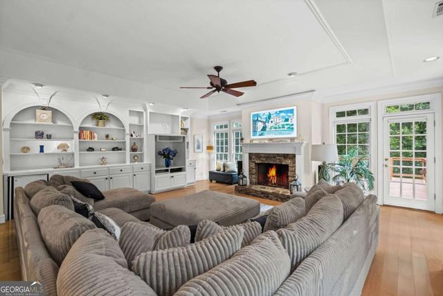 1260 Oakhaven Drive, Roswell, GA 30075