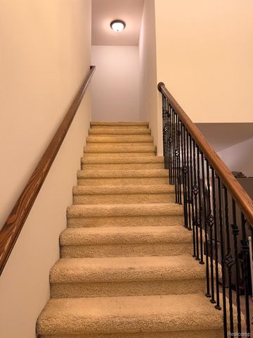 4080 April Lane 21, Sterling Heights, MI 48310