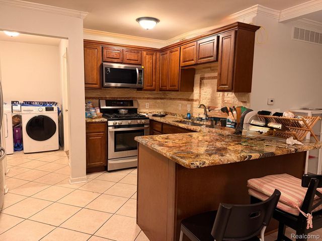 4080 April Lane 21, Sterling Heights, MI 48310