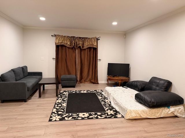 4080 April Lane 21, Sterling Heights, MI 48310