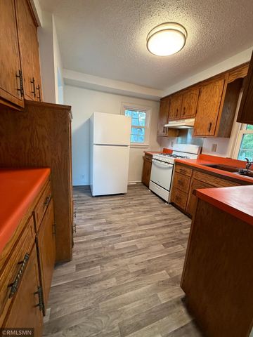 1600 37th Avenue NE, Minneapolis, MN 55421