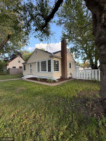 1600 37th Avenue NE, Minneapolis, MN 55421
