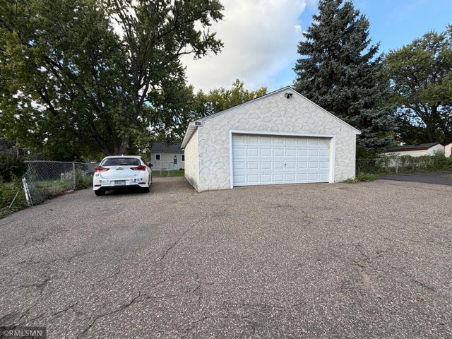 1600 37th Avenue NE, Minneapolis, MN 55421