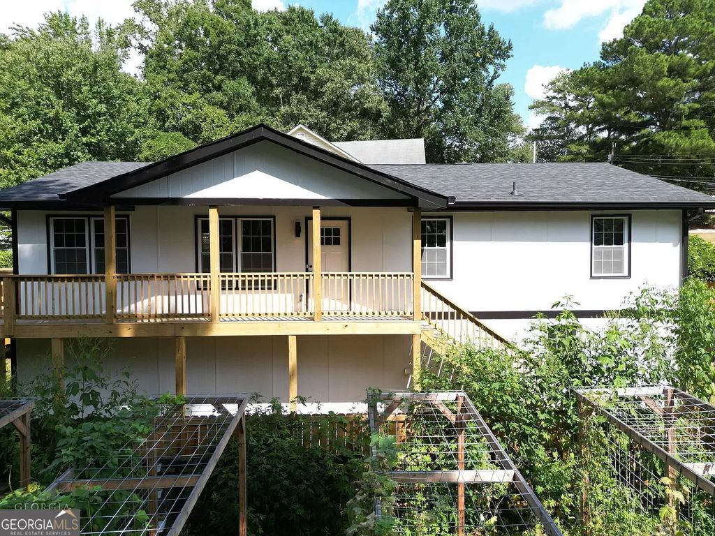 1643 Mary George Avenue NW, Atlanta, GA 30318