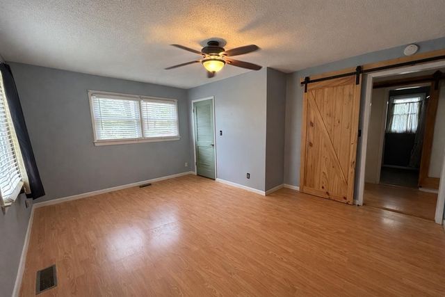 2633 Spencer Rd, Rock Island, TN 38581