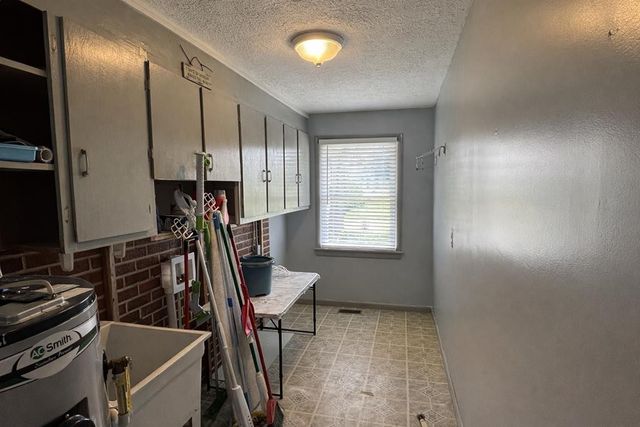 2633 Spencer Rd, Rock Island, TN 38581