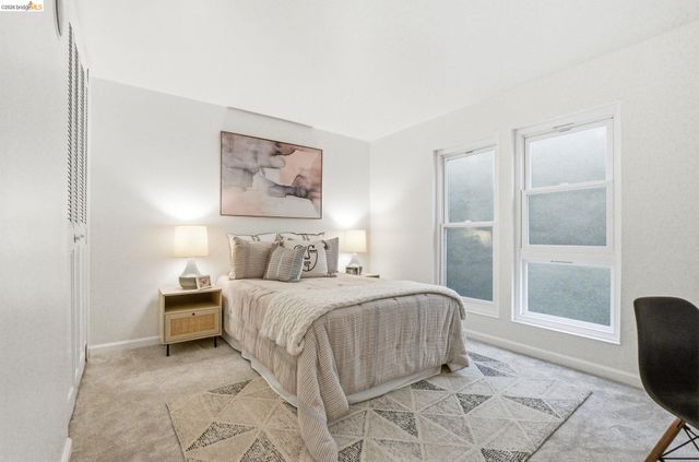 245 Montecito Ave 203, Oakland, CA 94610