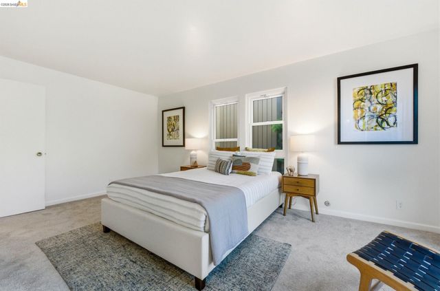 245 Montecito Ave 203, Oakland, CA 94610