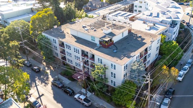 245 Montecito Ave 203, Oakland, CA 94610