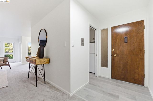 245 Montecito Ave 203, Oakland, CA 94610