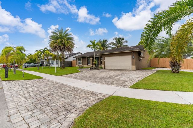 13122 SW 200th Ter, Miami, FL 33177