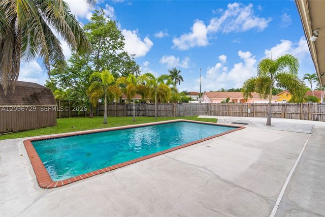 13122 SW 200th Ter, Miami, FL 33177