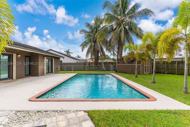 13122 SW 200th Ter, Miami, FL 33177