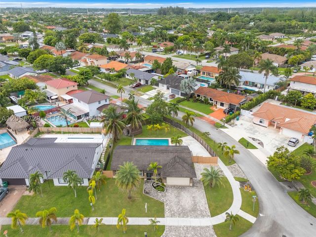 13122 SW 200th Ter, Miami, FL 33177
