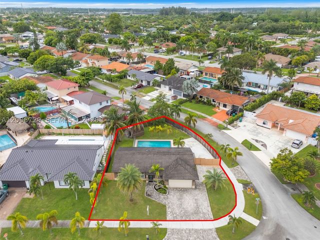 13122 SW 200th Ter, Miami, FL 33177