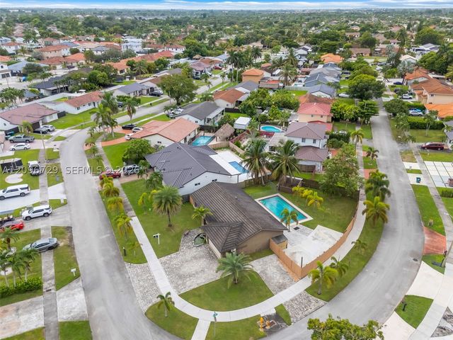 13122 SW 200th Ter, Miami, FL 33177