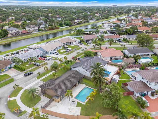 13122 SW 200th Ter, Miami, FL 33177