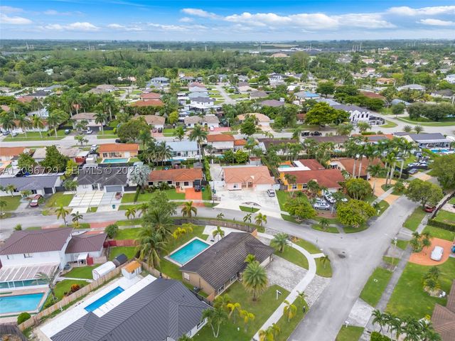 13122 SW 200th Ter, Miami, FL 33177