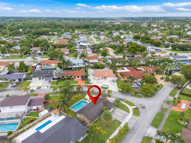 13122 SW 200th Ter, Miami, FL 33177