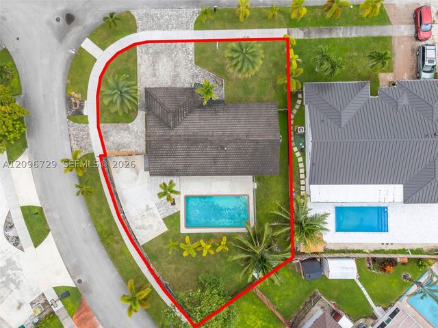 13122 SW 200th Ter, Miami, FL 33177