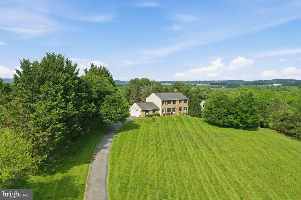 Image 1 of property listing at 2700 POFFENBERGER RD, Middletown, MD 21769